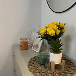 Cozy Nest: A Tiny Charm Maisonette 公寓 斯利马